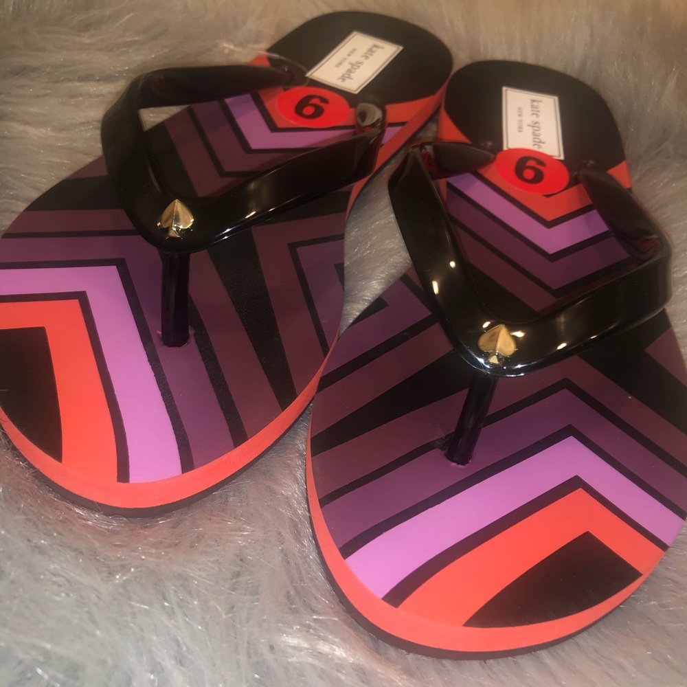 kate spade chevron flip flops size 6 NWT